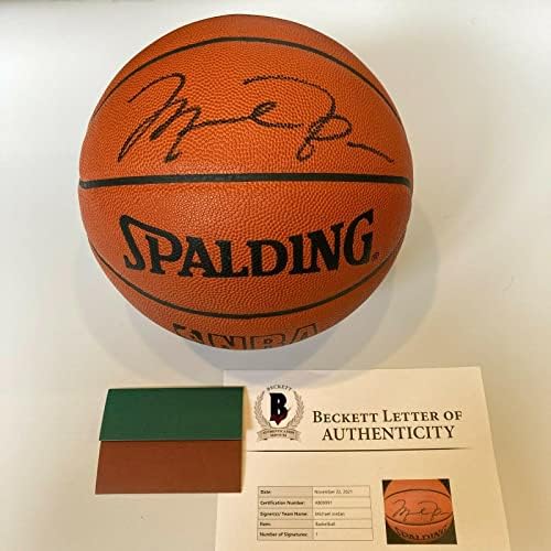 Michael Jordan a semnat jocul a folosit oficialul oficial al jocului NBA Basketball UDA COA - baschet autografat