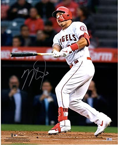 Mike Trout Los Angeles Angels Autografat de 16 x 20 Fotografie lovită - Fotografii MLB autografate